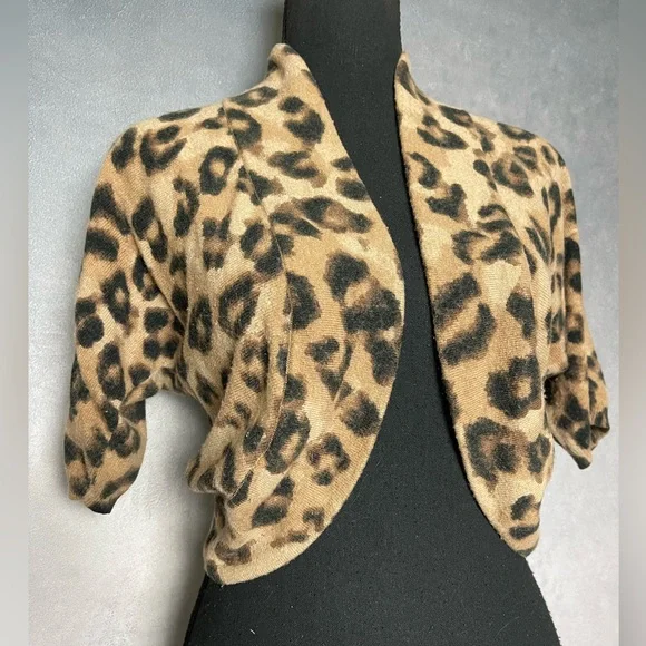 Wool and cashmere cheetah print shawl size small - Picture 2 of 5